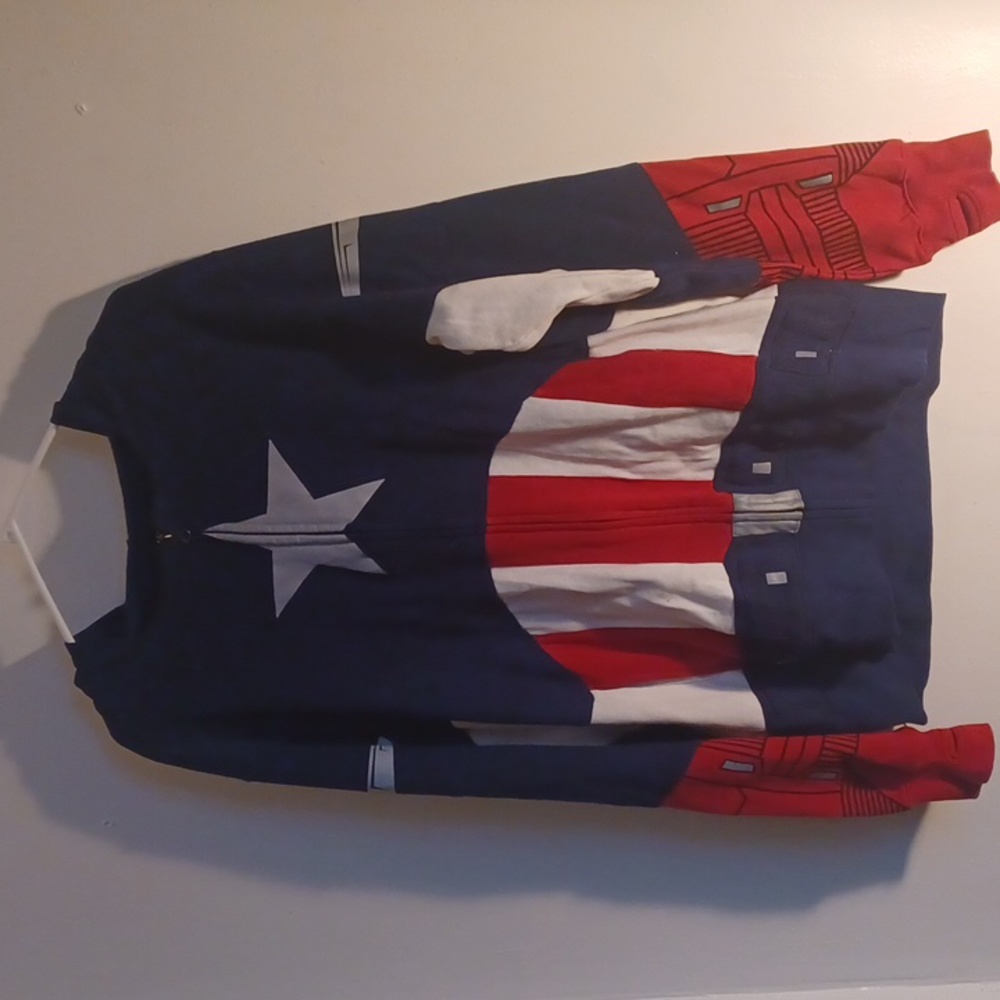 Captain America hoodie Marvel Brand large red white blue.